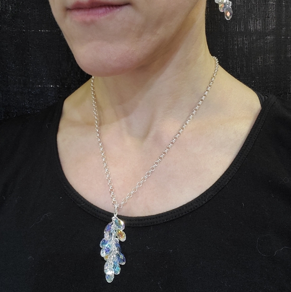 Swarovski Crystal bunch of drops necklace - Picture 4 of 4